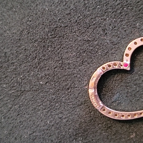 Authentic Roberto Coin Large Slanted Heart Pendant - Picture 4 of 4